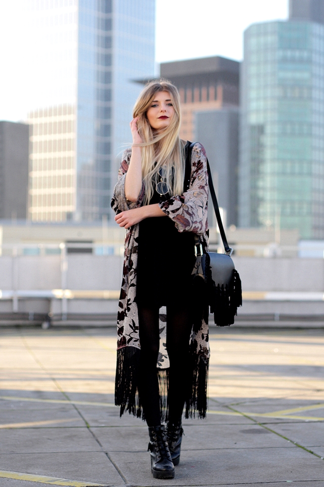Modeblog-German-Fashion-Blog-Outfit-Kimono-Fransen-10